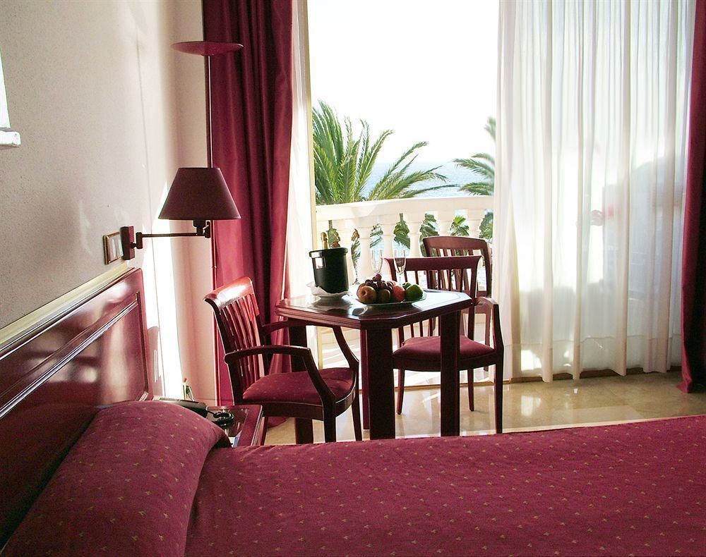 Cleopatra Palace Hotel 4*